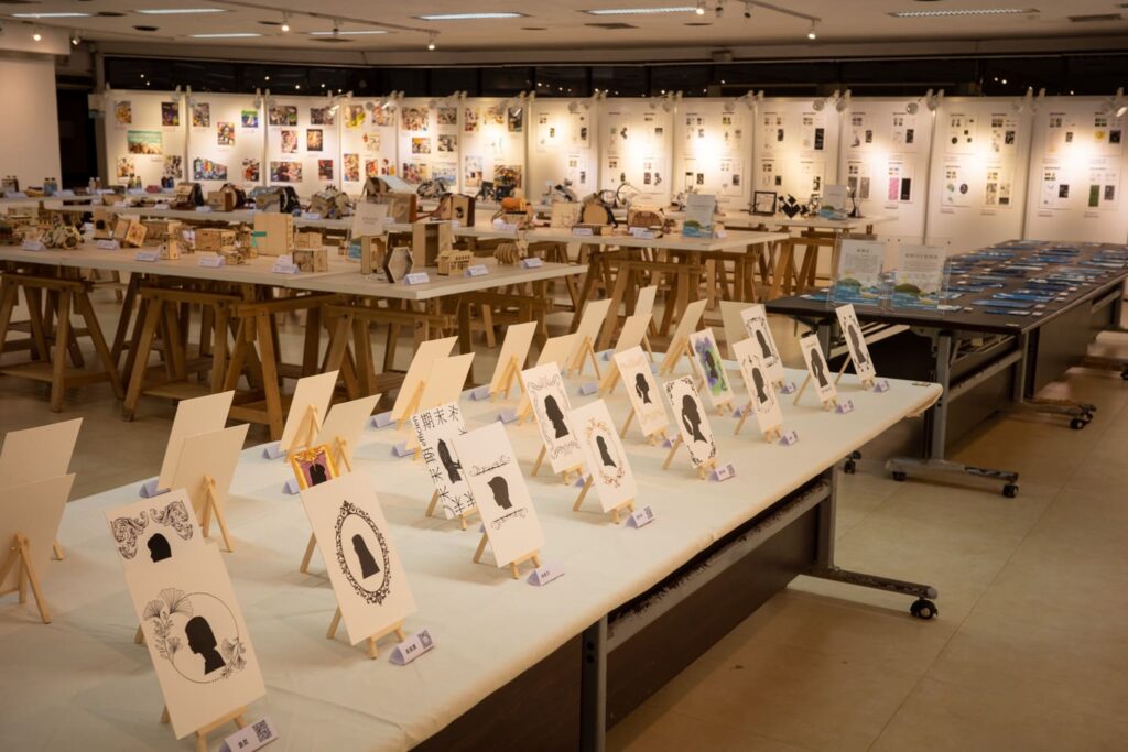 <設計史>-剪影畫(結合AR特效) 侯鵬暉老師 指導