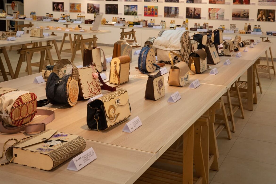 <海洋文創商品設計>-雷雕刺繡包 李奕璋老師 指導